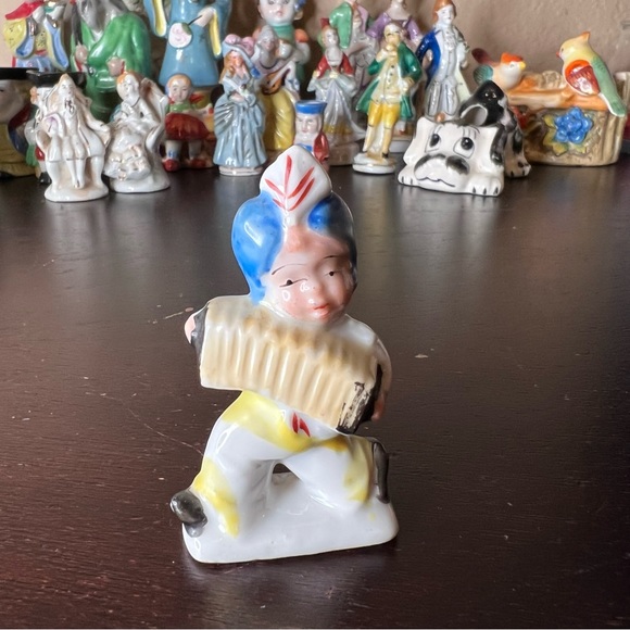 Vintage 1940's Made in Occupied Japan Porcelain Boy Playing Accordion Concertina - Picture 2 of 6